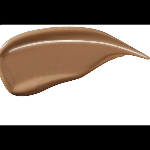 Burts Bees Goodness Glows Liquid Makeup, Chestnut for dark skin - Picture 2 of 3